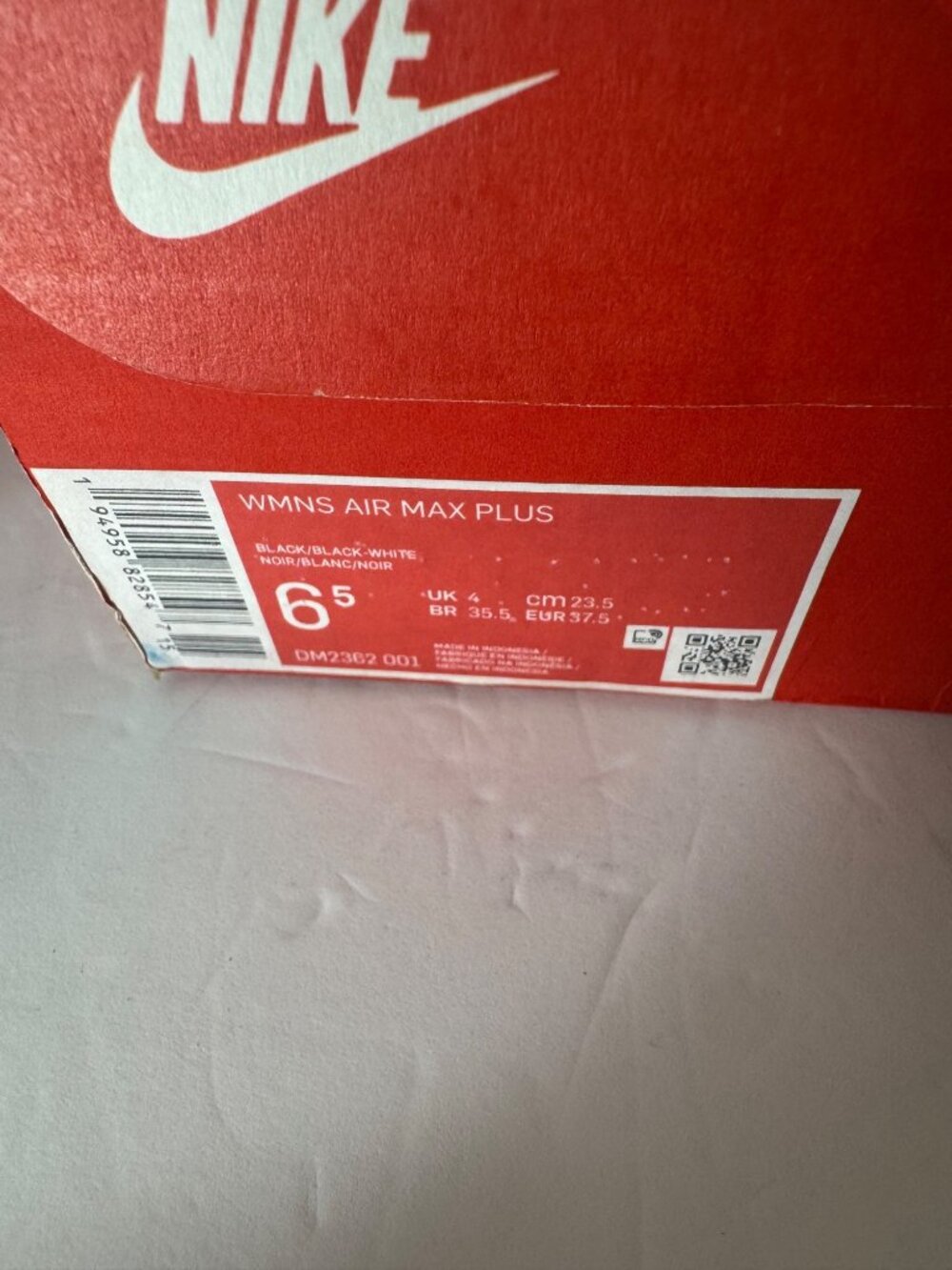 Nike Air Max Plus Sneakers Shoes Women's US 6.5 EU 37.5 NIB Black White - Picture 8 of 8